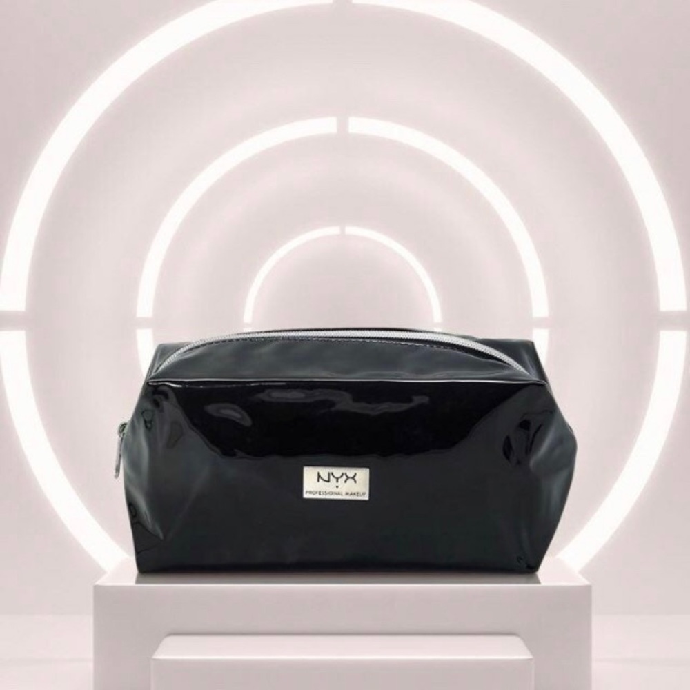 NYX Black Makeup Bag - Picture 4 of 4